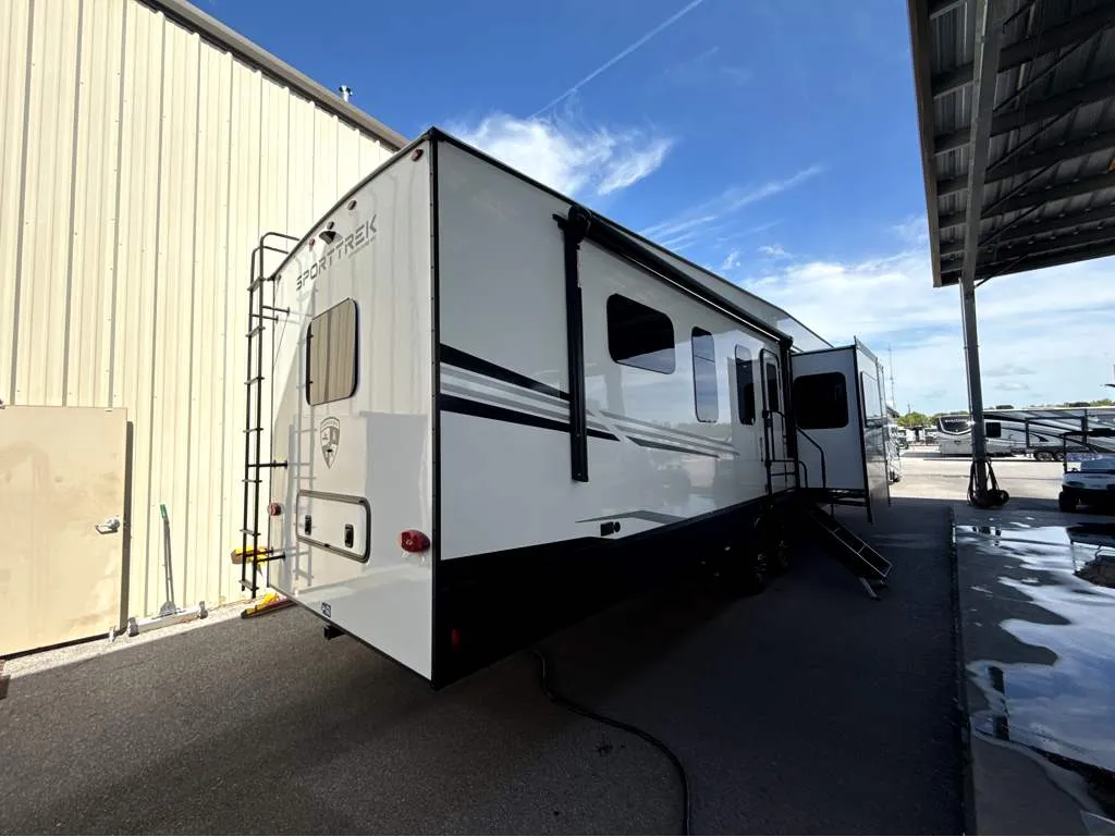 2026 Venture RV SportTrek 5 Touring Edition STTF365VFL - Photo 4