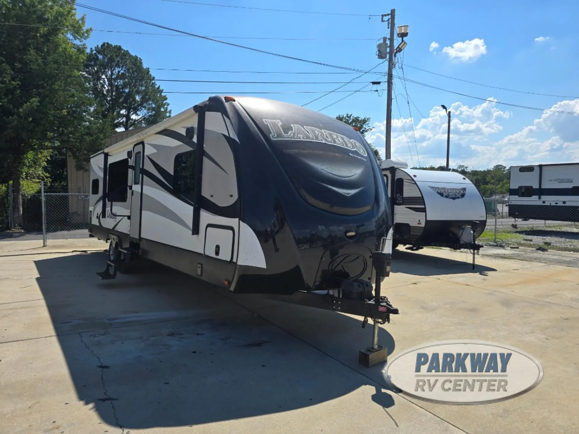2016 Keystone Laredo 294RK - Photo 2