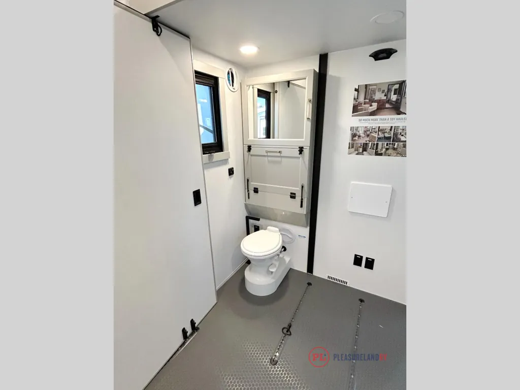 2026 Brinkley Model G 4100, Photos photo 17