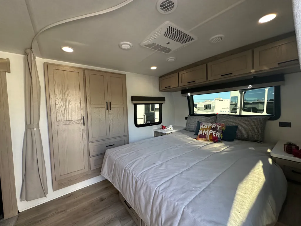 2026 Forest River Flagstaff Micro Lite 25FBD, Photos photo 13