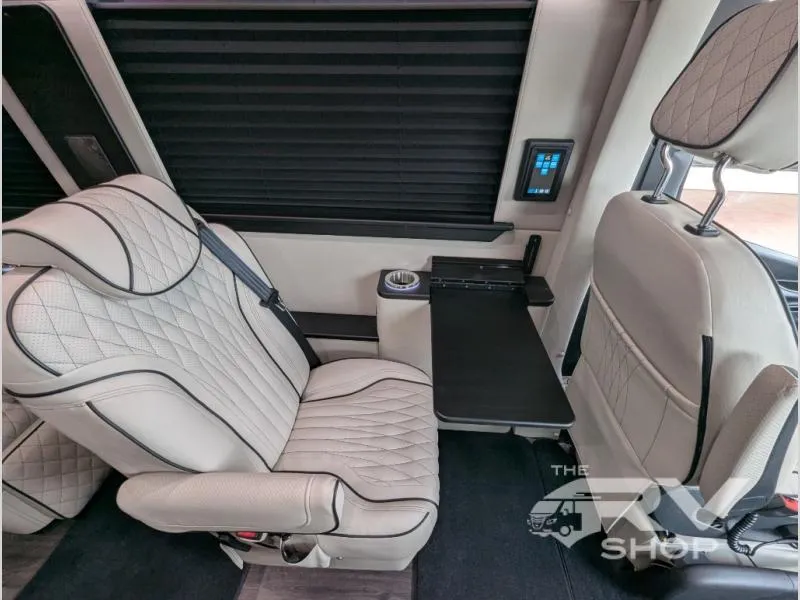 2026 Midwest Automotive Designs Luxe Cruiser D6 - Photo 3