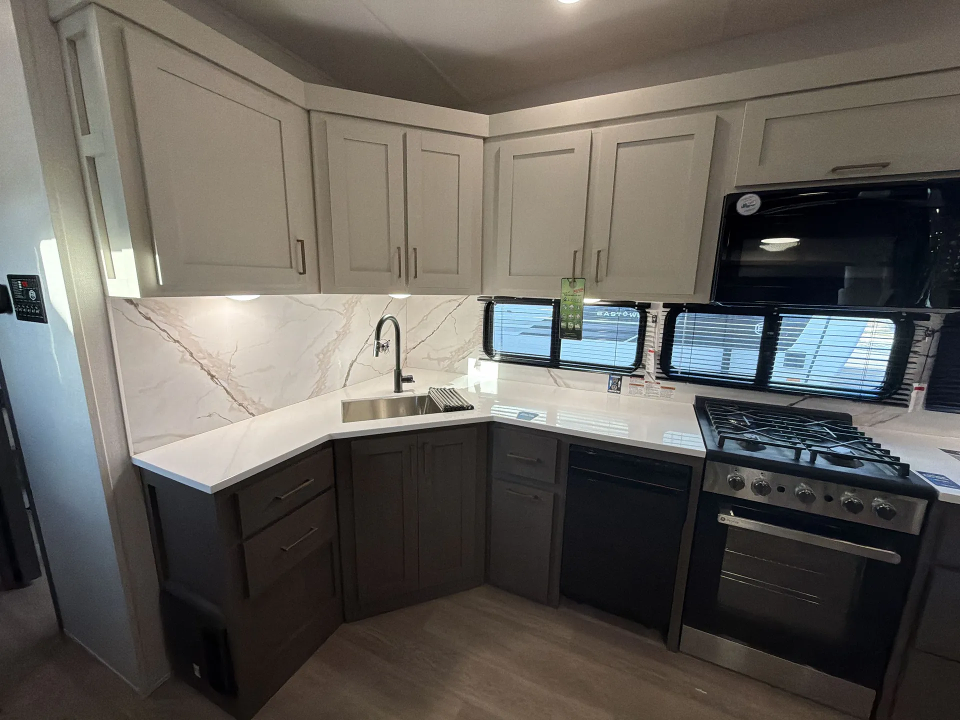 2026 East to West Tandara 390FL — living area main