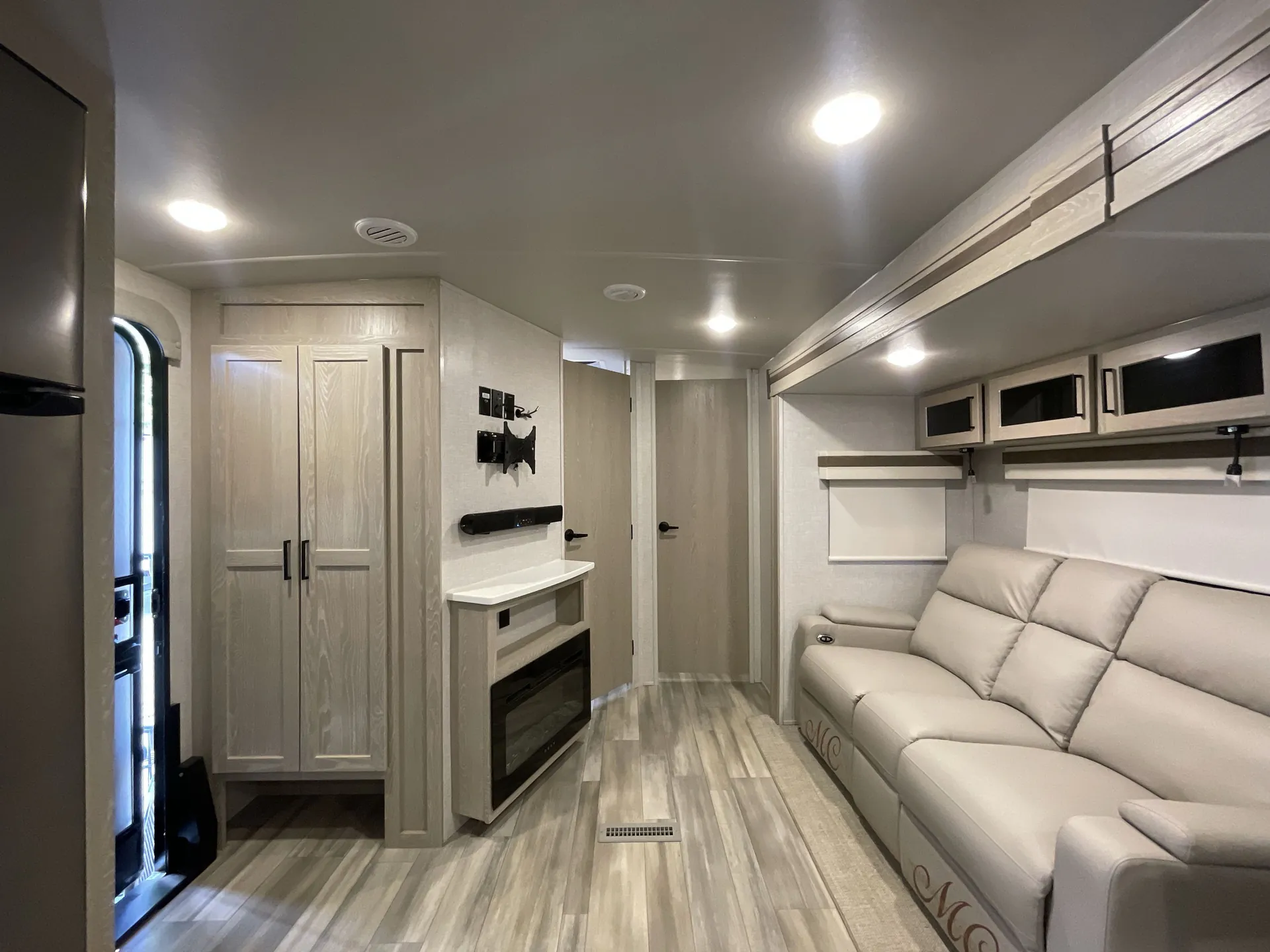 2023 Forest River Rockwood Ultra Lite 2608BS — backside