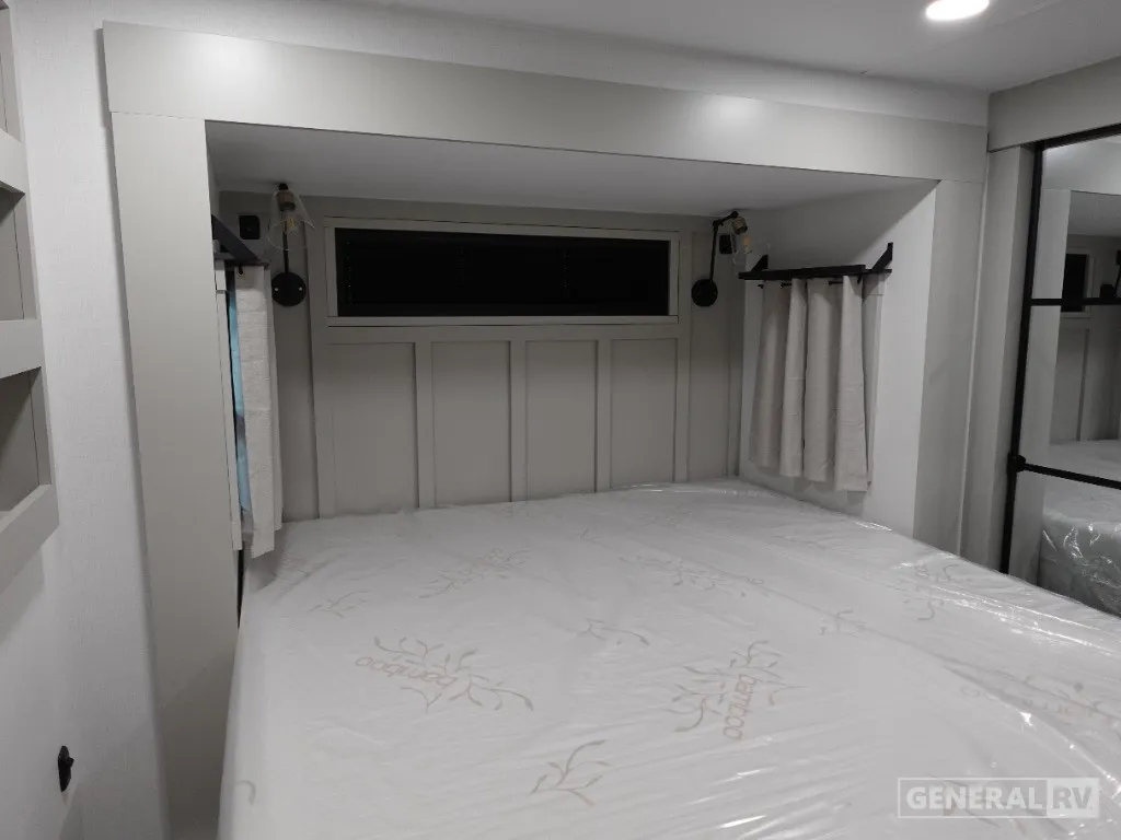 2026 Brinkley Model G 4100, Photos photo 8