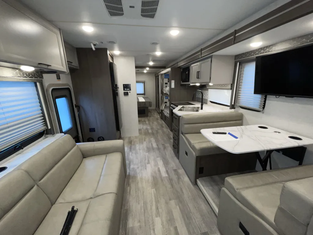 2024 Thor Motor Coach Freedom Traveler A32, Photos photo 2