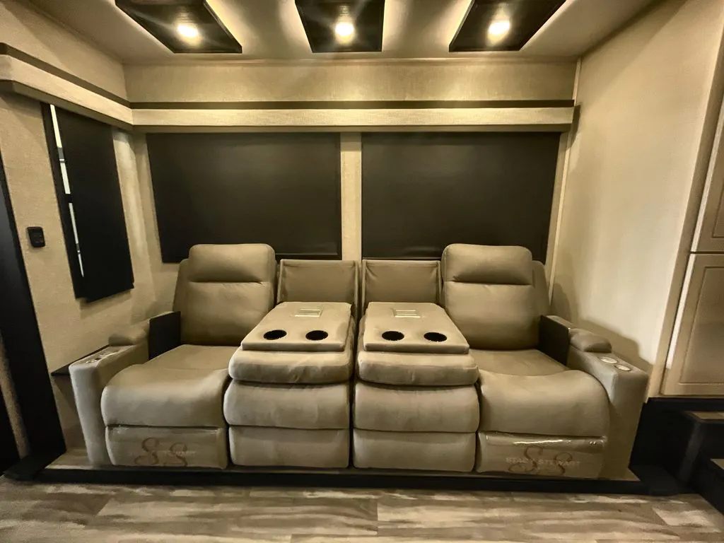 2025 Jayco Seismic Luxury Series 4113, Photos photo 15