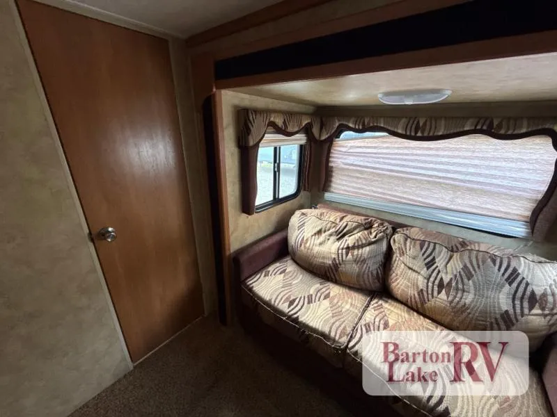2010 Keystone RV Cougar 324RLB - Photo 4