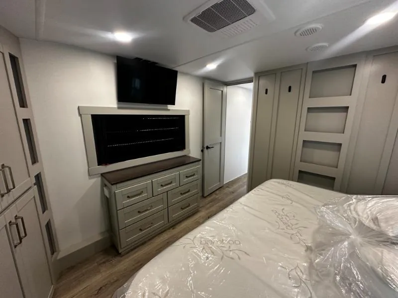 2026 Brinkley Model Z 3600, Photos photo 26
