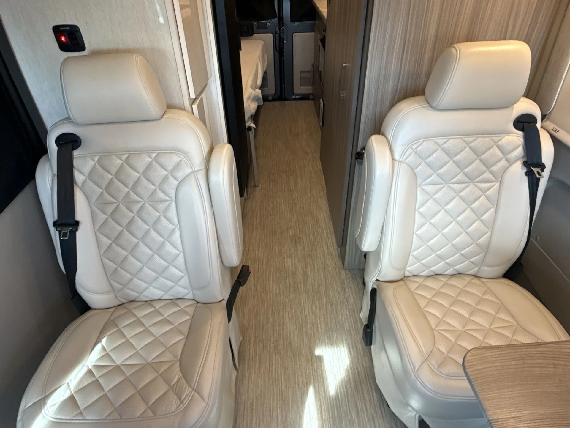 2024 entegra coach Ethos Li 20AL — living area main