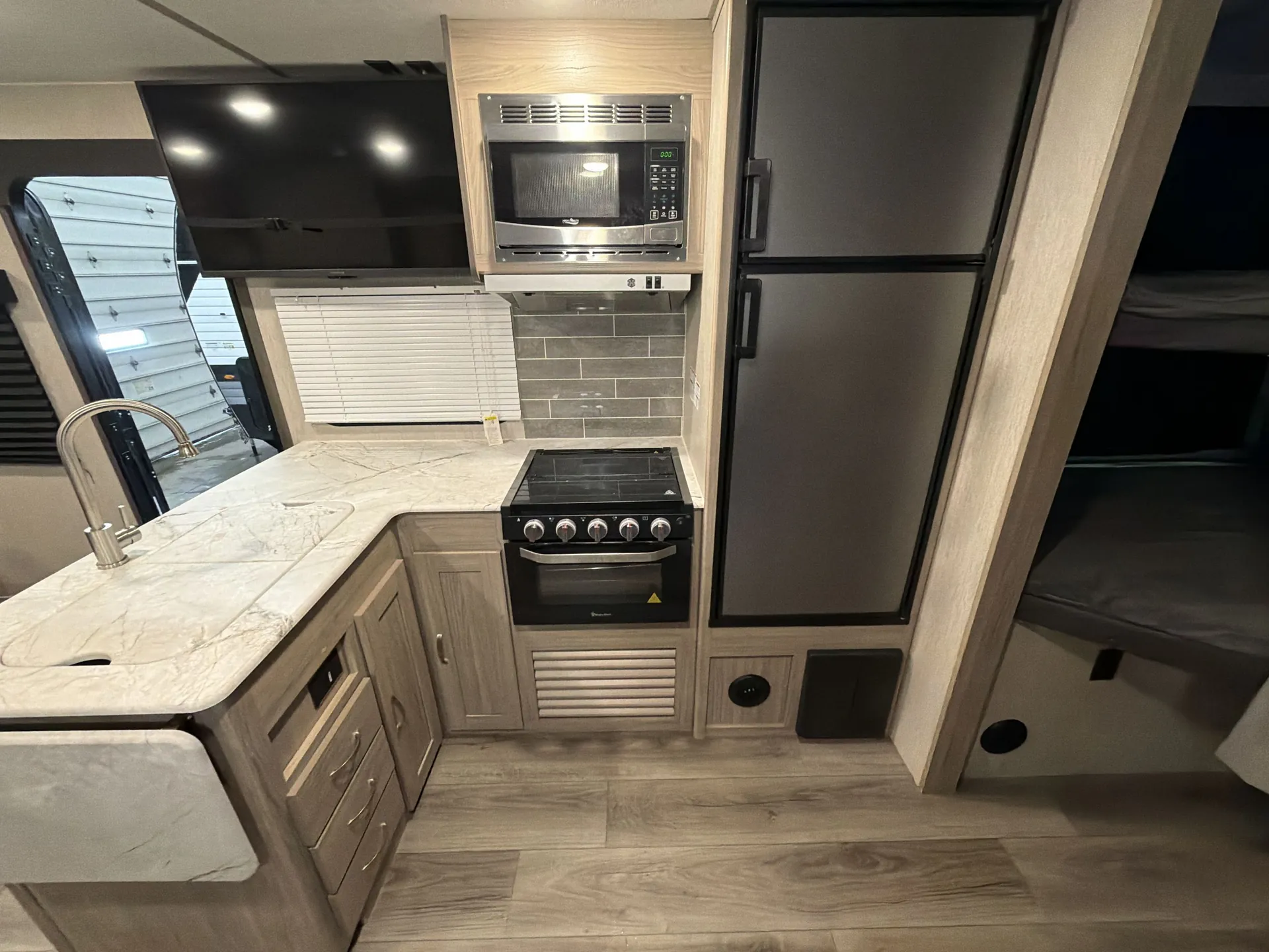 2021 Coachmen Freedom Express LTZ 238BHS - Photo 3