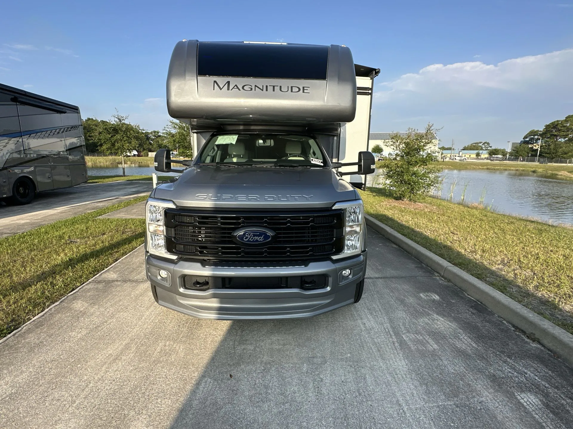 2026 Thor Motor Coach Magnitude Grand R36 - Photo 4