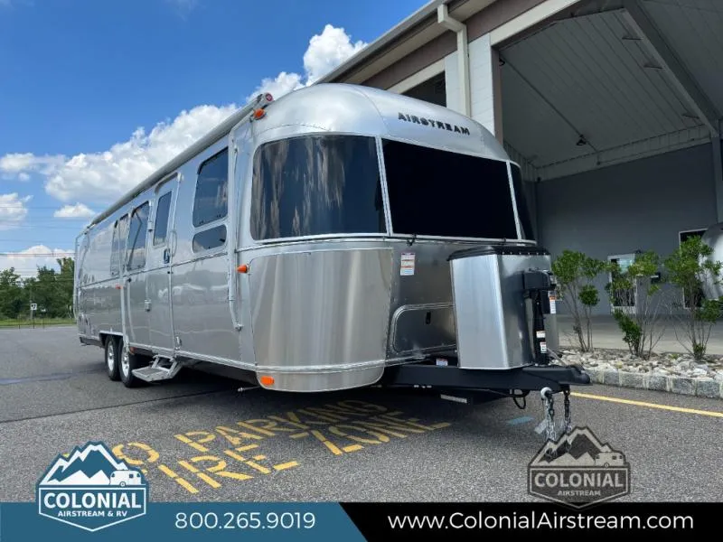 2027 Airstream Flying Cloud 30FBB BUNK - Photo 2