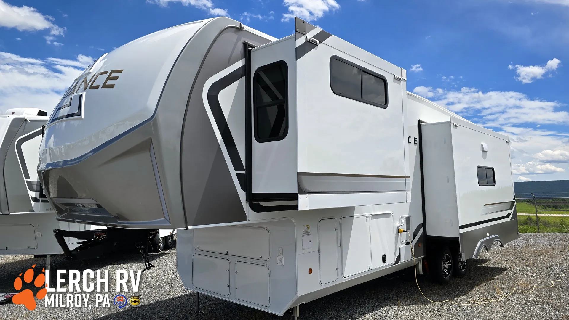 2027 Alliance RV Paradigm 310RL - Photo 4
