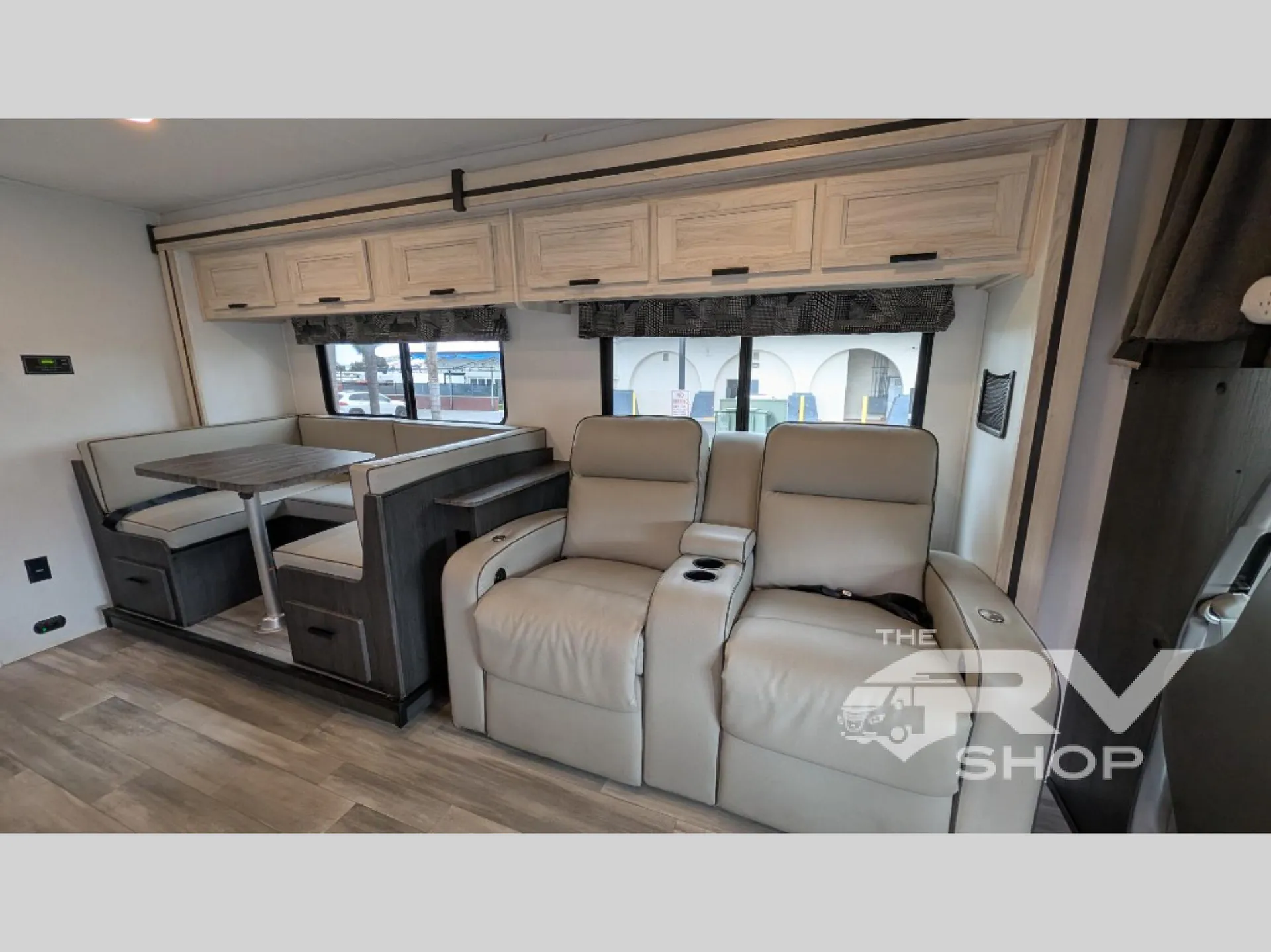 2023 Forest River Sunseeker Classic 3010DS - Photo 3