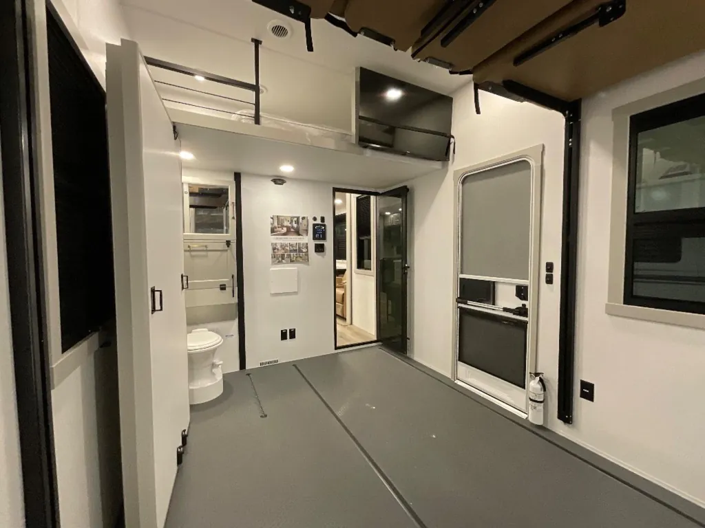 2025 Brinkley Model G 4100, Photos photo 29