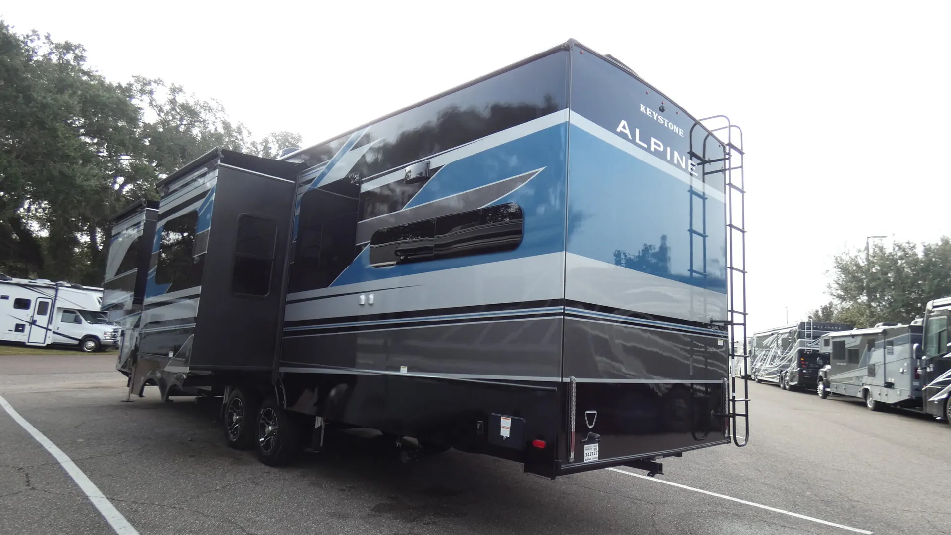 2026 Keystone Alpine 3910RK - Photo 4
