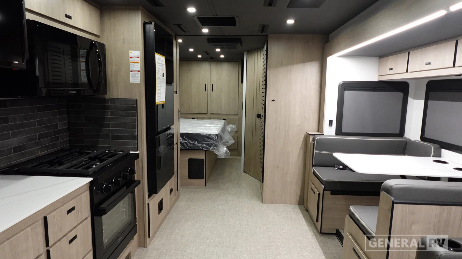 2027 Grand Design Lineage Series F 31ZW - Photo 3