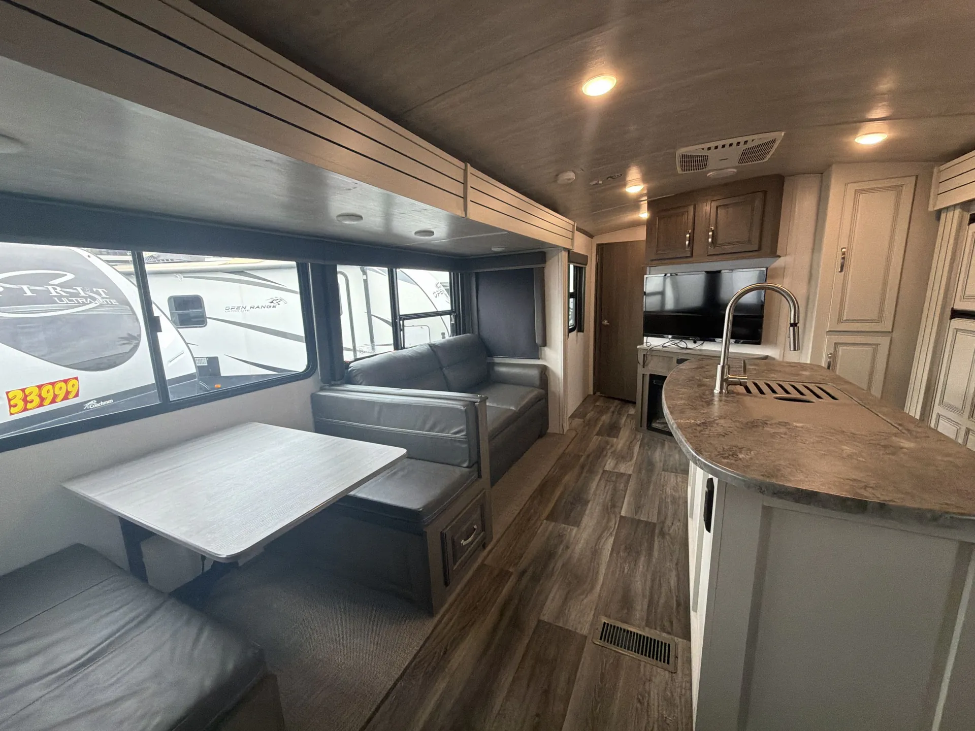 2022 Keystone Cougar Half-Ton 31BHKWE dealer photo 2 from Camping World