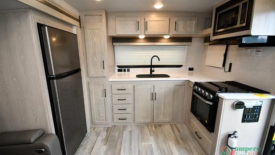 2022 Forest River Flagstaff Micro Lite 25FKS, Photos photo 9
