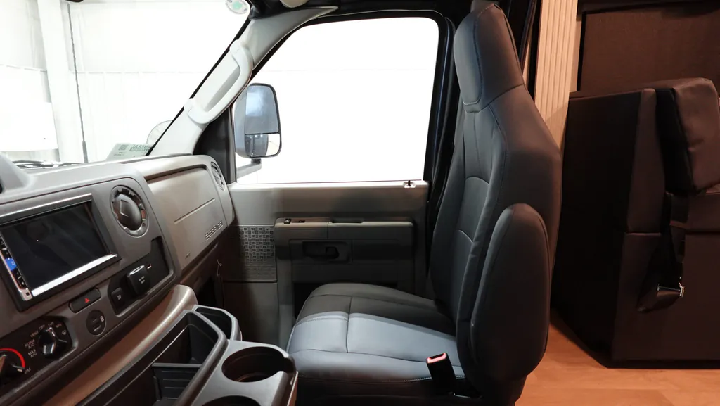 2026 NeXus RV Viper 29V, Photos photo 12