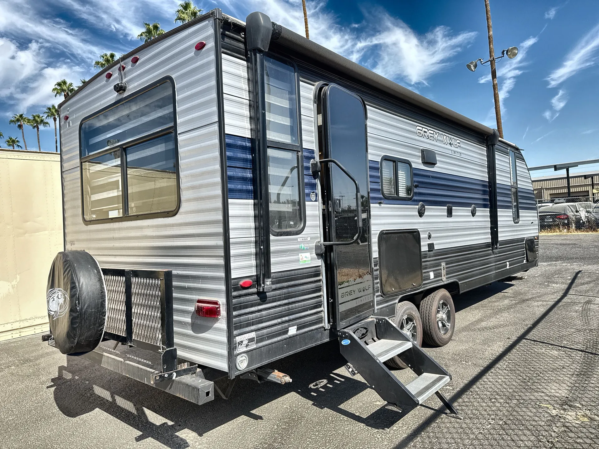 2022 Forest River Cherokee Grey Wolf 23MK — campside