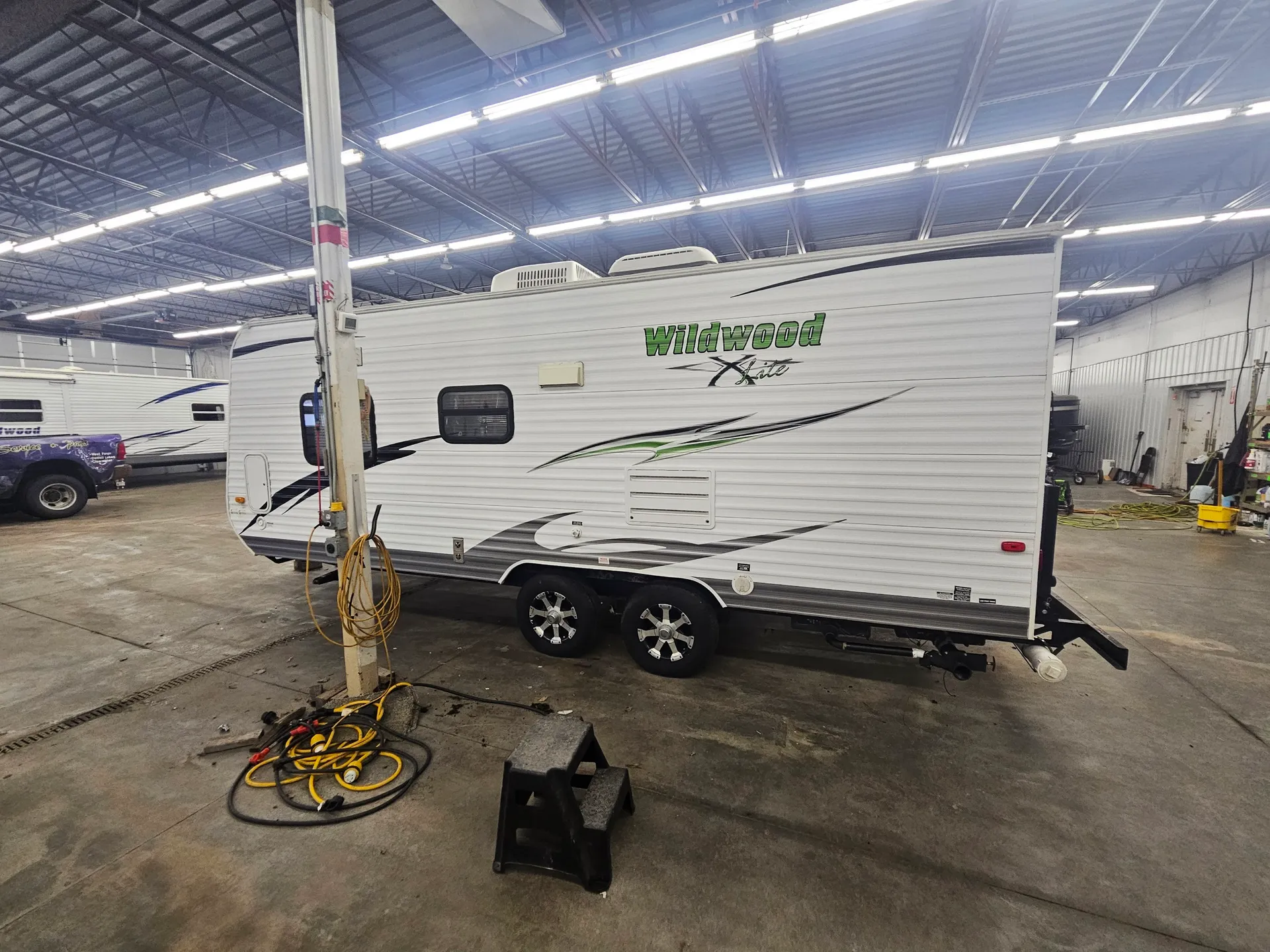 2010 Forest River Wildwood X-Lite 22RB - Photo 3