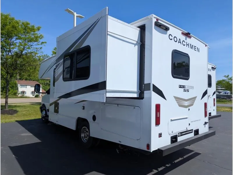 2026 Coachmen Freelander 21RS - Photo 4