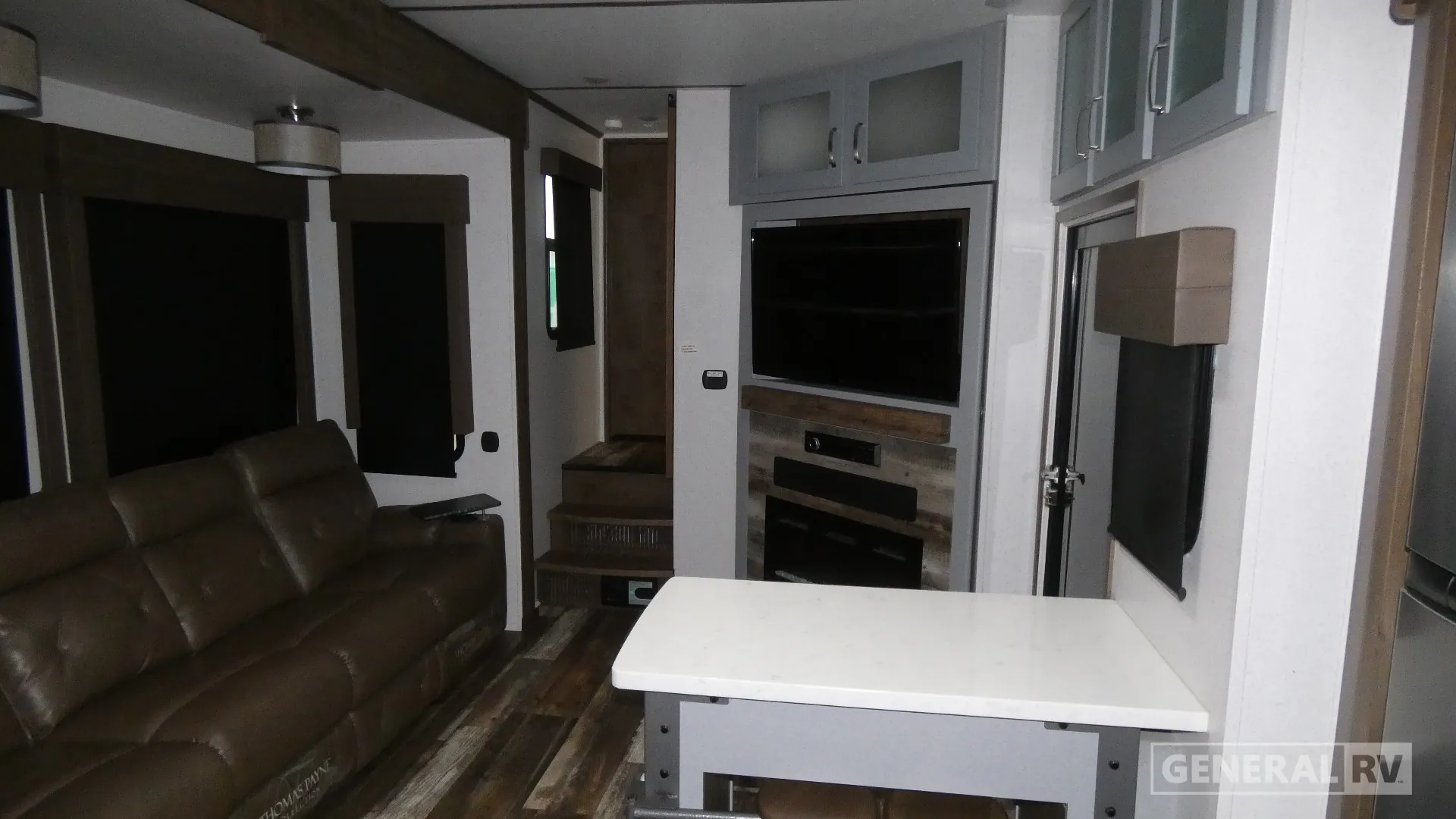 2020 Keystone Fuzion 424 - Photo 3