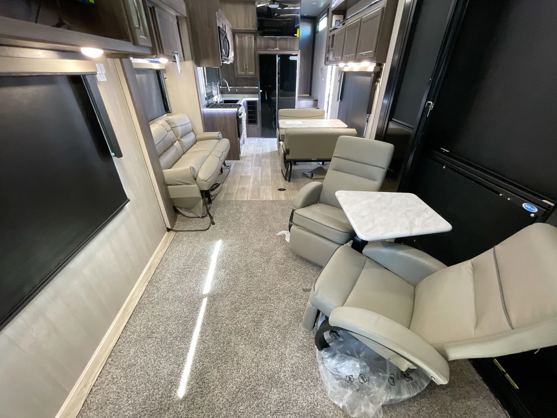 2026 Genesis Supreme Genesis 40CRPXL — living area main