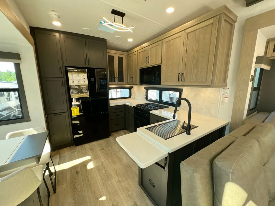 2026 Forest River Rockwood Signature 404SRK - Photo 4