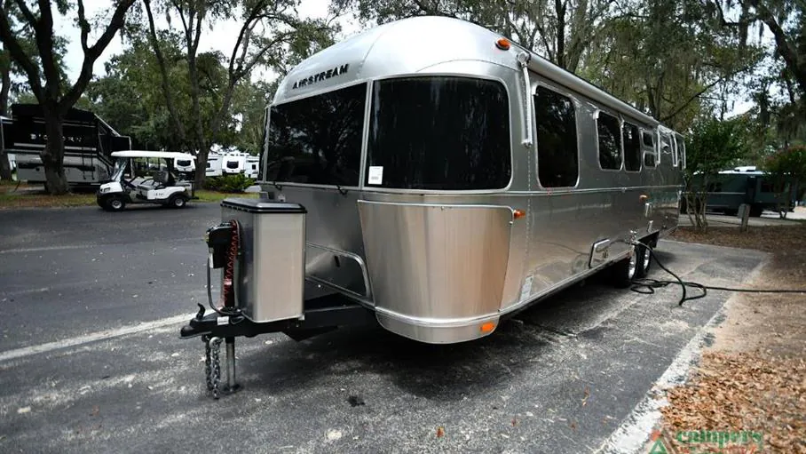 2023 Airstream Flying Cloud 30FB Office, Photos photo 8