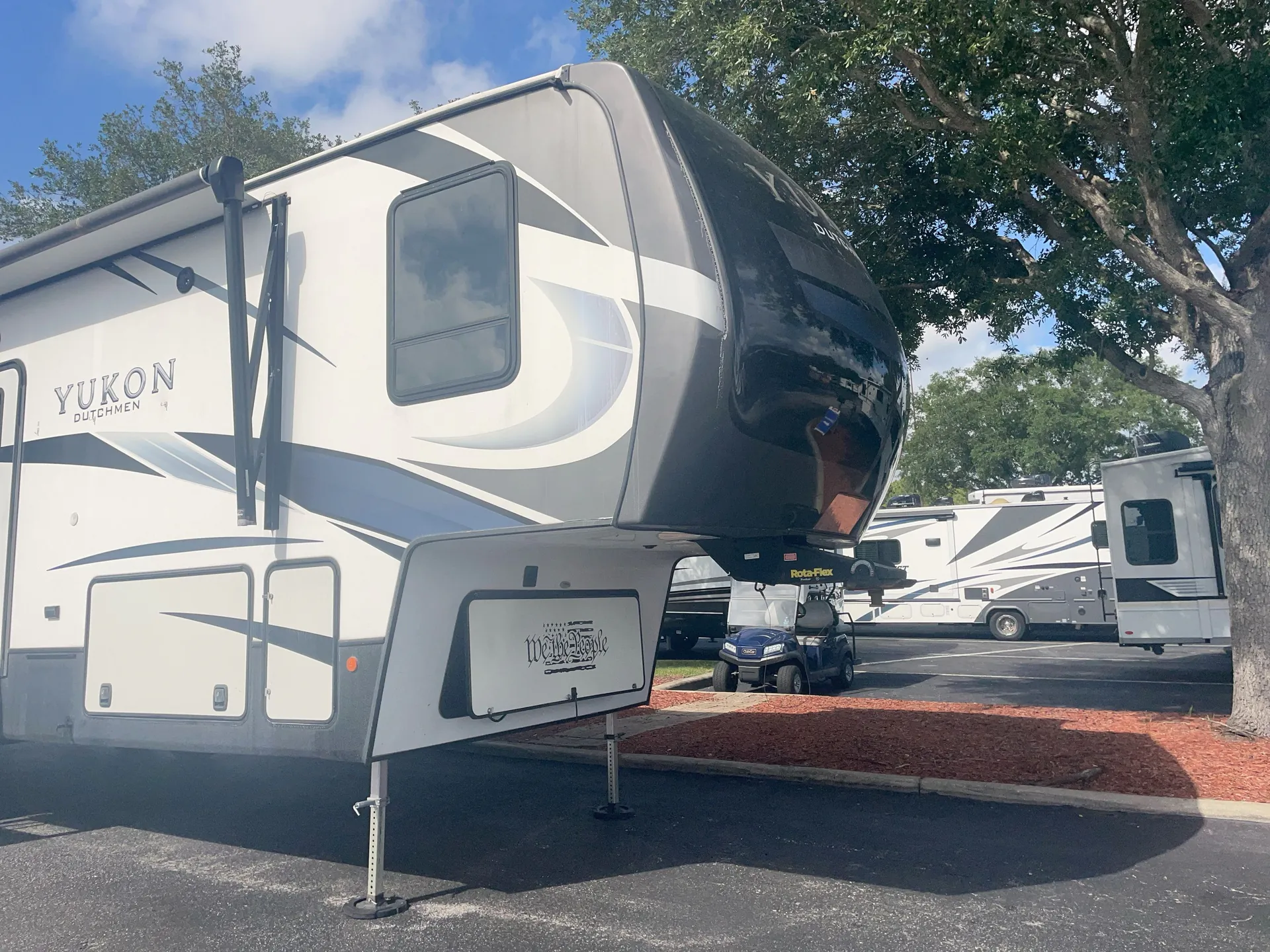 2021 Dutchmen Yukon 320RL - Photo 2
