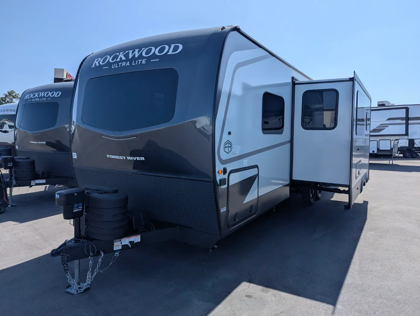2027 Forest River Rockwood Ultra Lite 2706BH - Photo 4