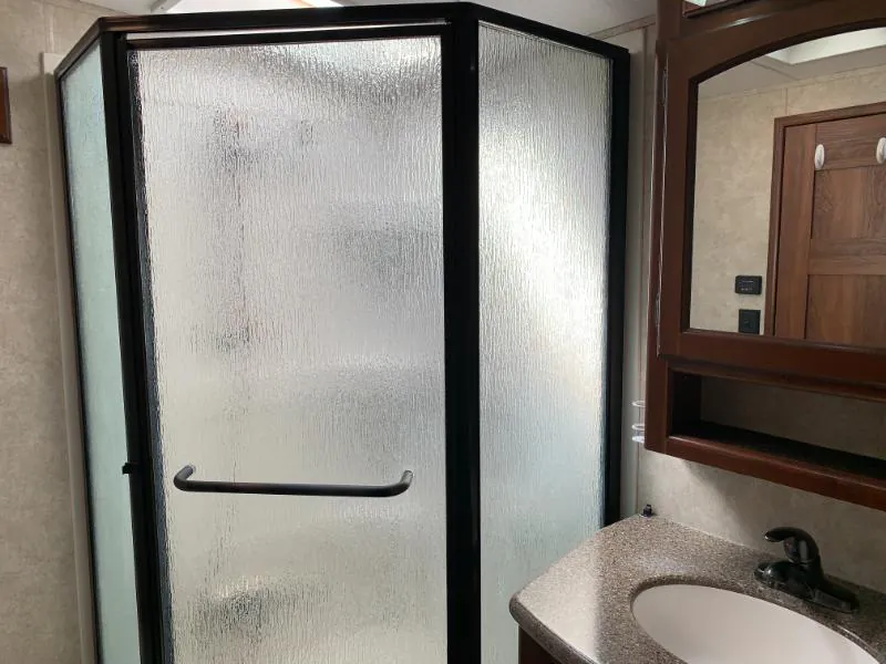 2014 Keystone Montana 3100RL, Photos photo 30