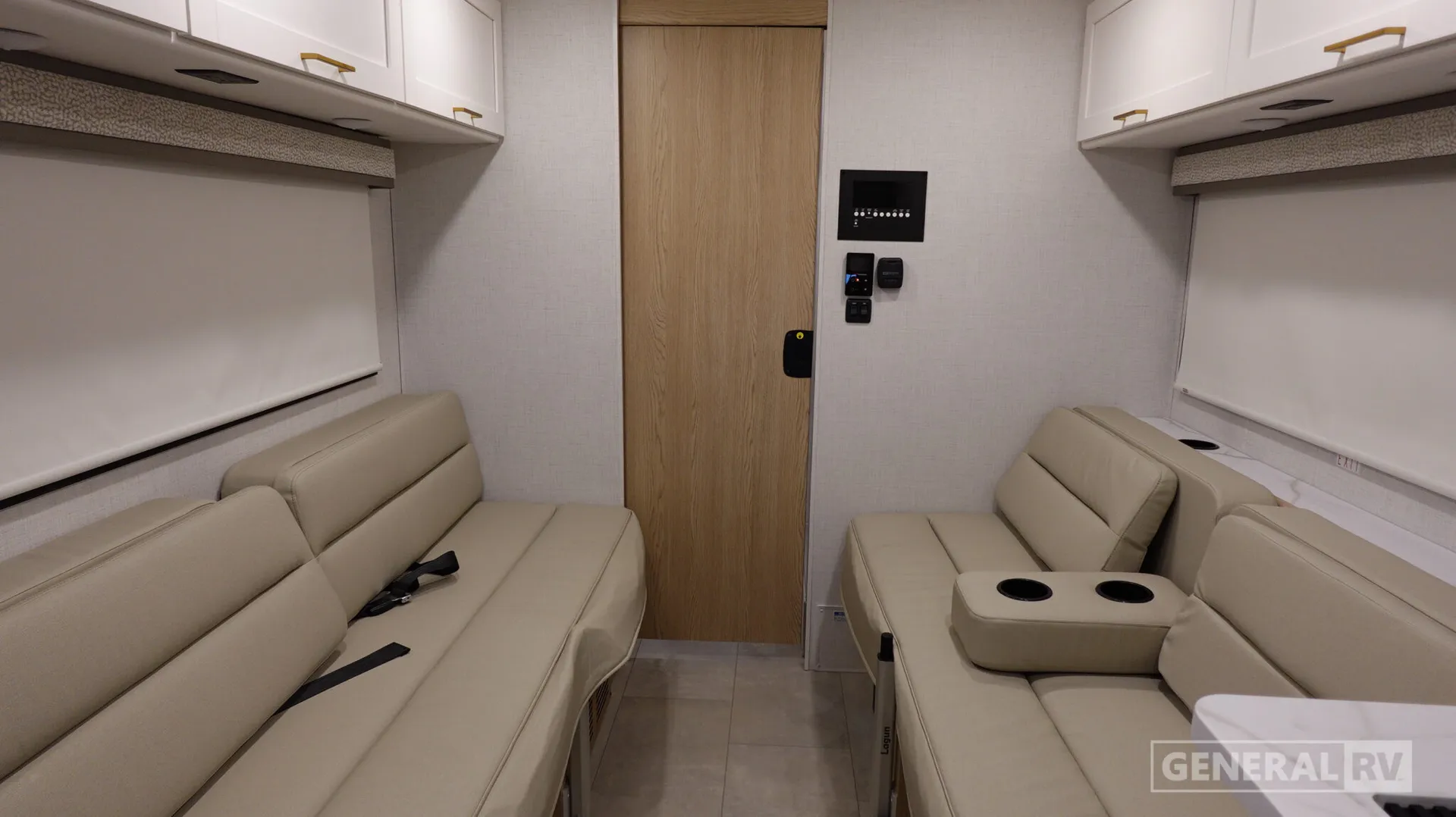 2027 Thor Motor Coach Chateau 19X - Photo 3