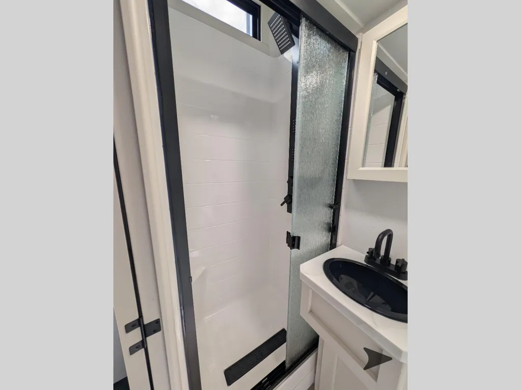 2027 Brinkley Model G 3970, Photos photo 36