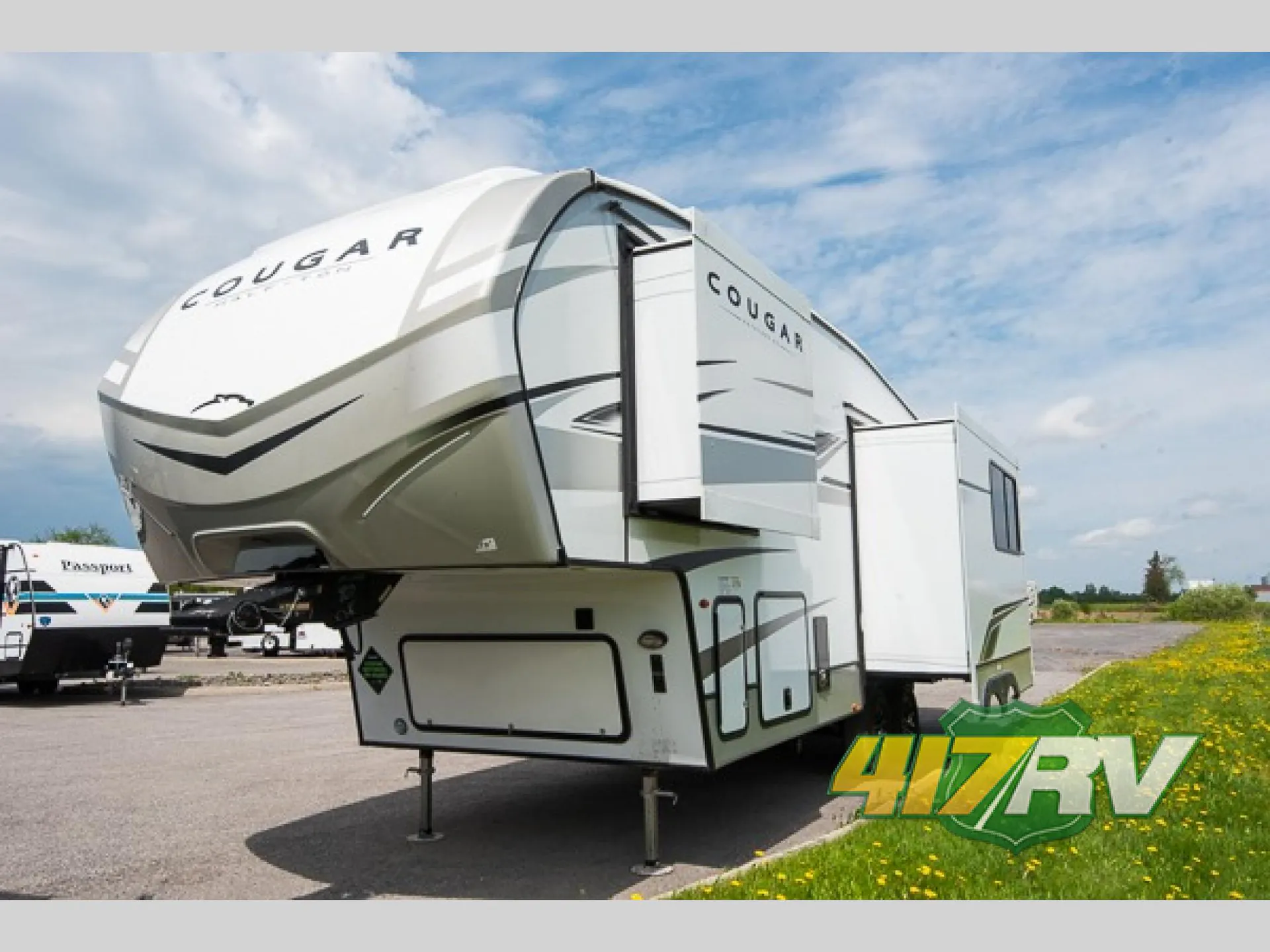 2025 Keystone Cougar Half-Ton 24RDS - Photo 4