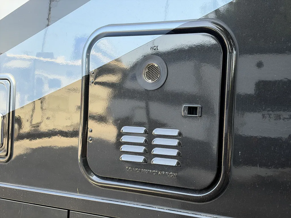 2020 Thor Motor Coach Challenger 35MQ, Photos photo 20