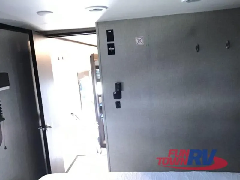 2023 Jayco Seismic 403 - Photo 3