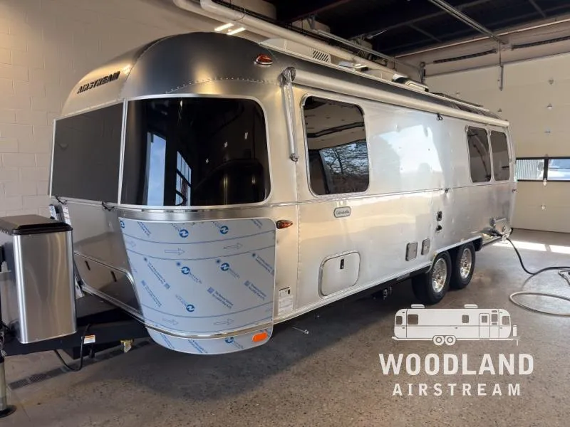 2026 Airstream Globetrotter 25FB - Photo 3
