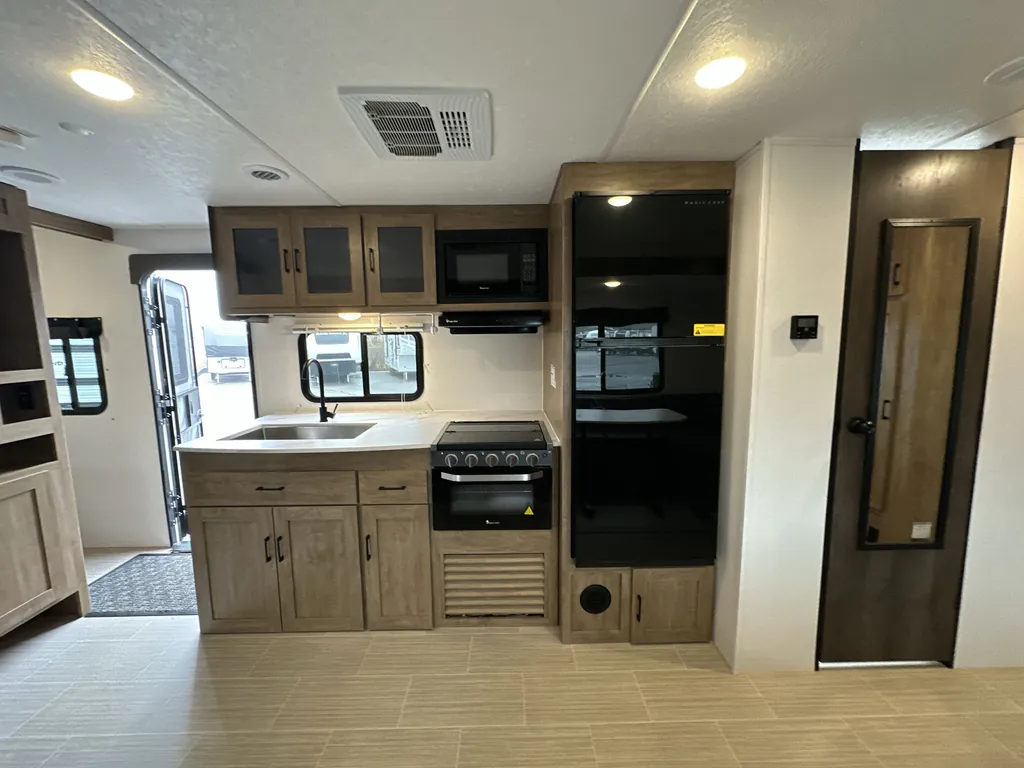 2024 Coachmen Freedom Express Select 29SE, Photos photo 15