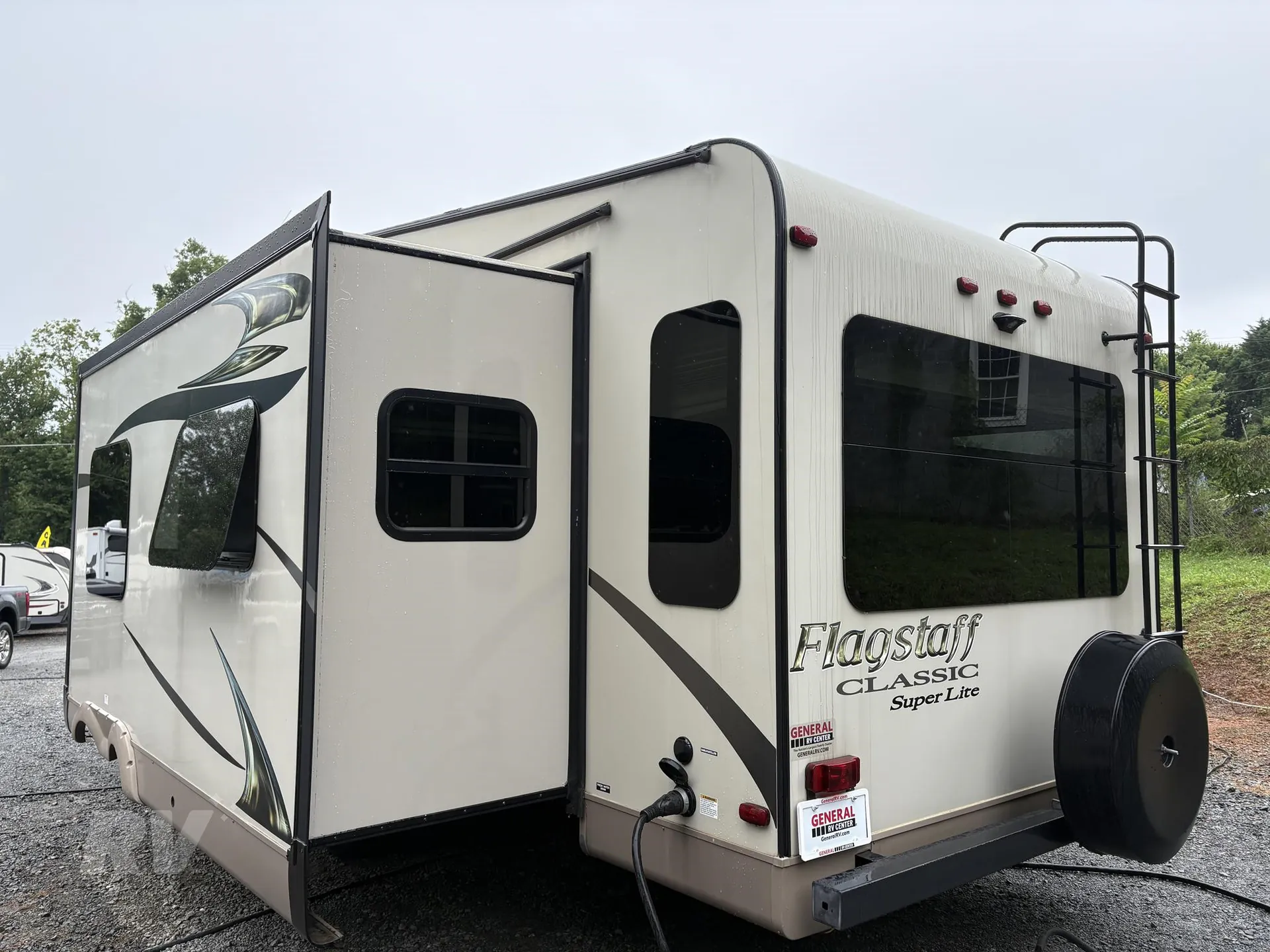 2016 Forest River Flagstaff Classic Super Lite 8528RLIKWS - Photo 4