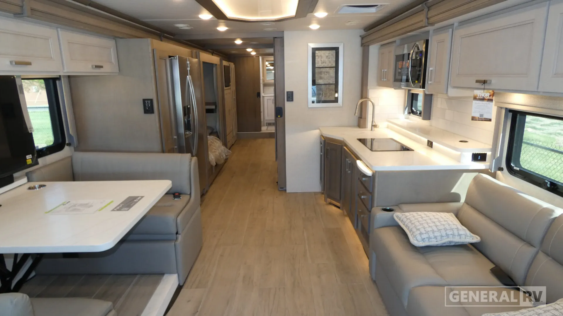 2026 Thor Motor Coach Aria 4000 - Photo 3