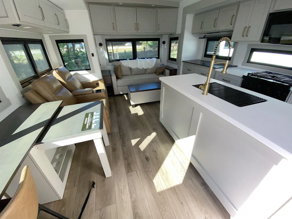 2026 Brinkley Model Z 3600, Photos photo 22