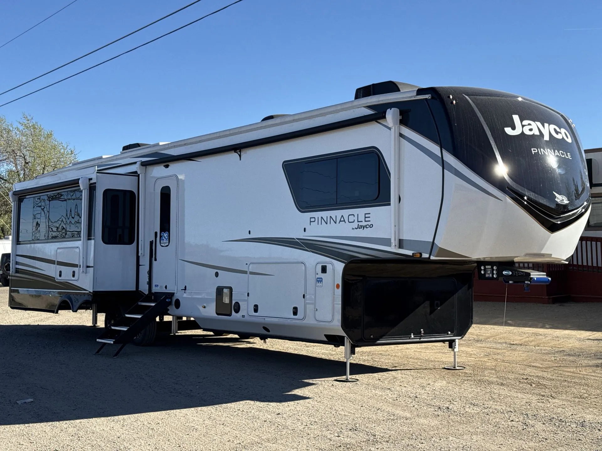 2026 Jayco Pinnacle 38SSWS - Photo 2