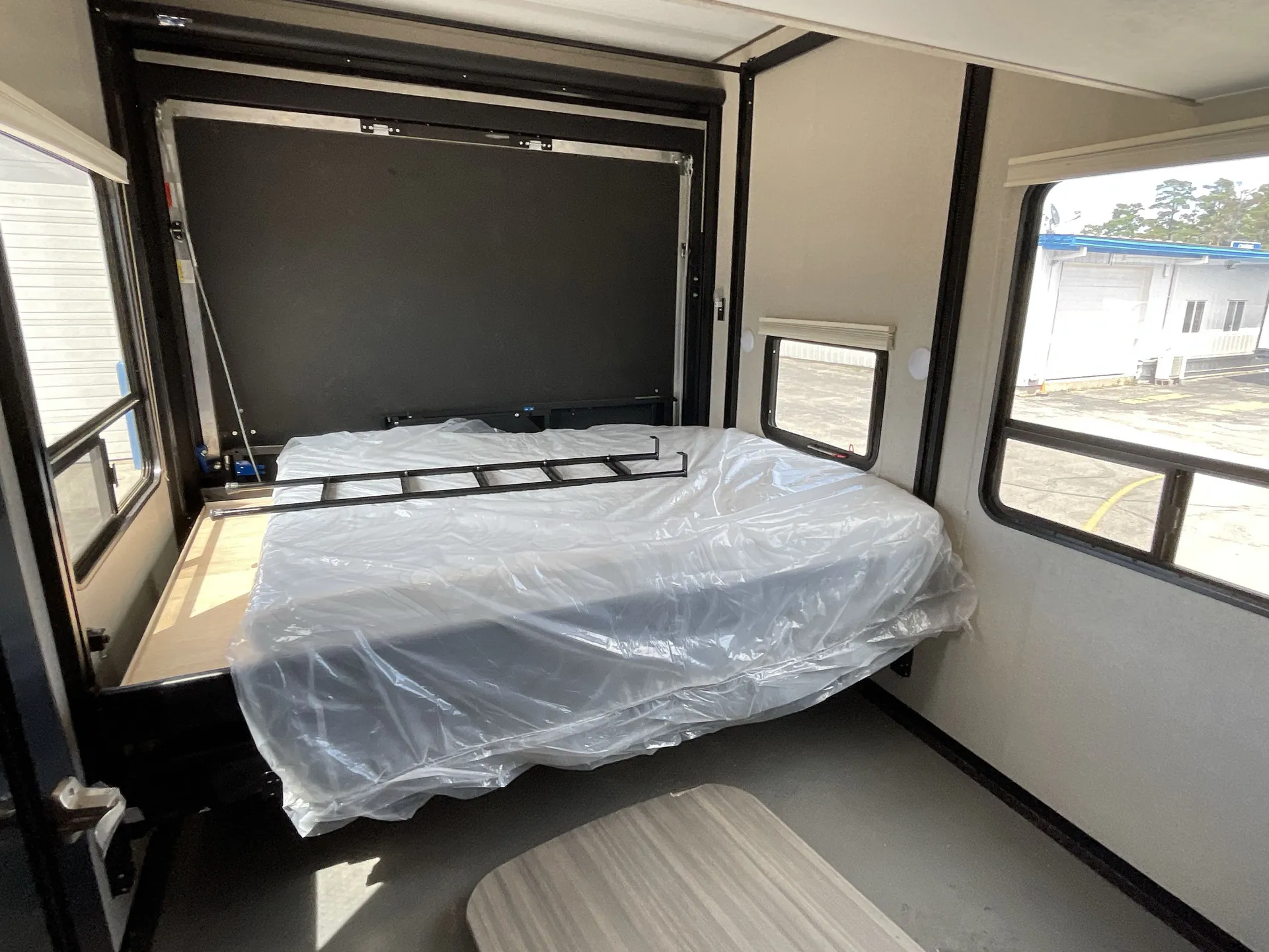 2020 dutchmen Triton 3551 — living area main