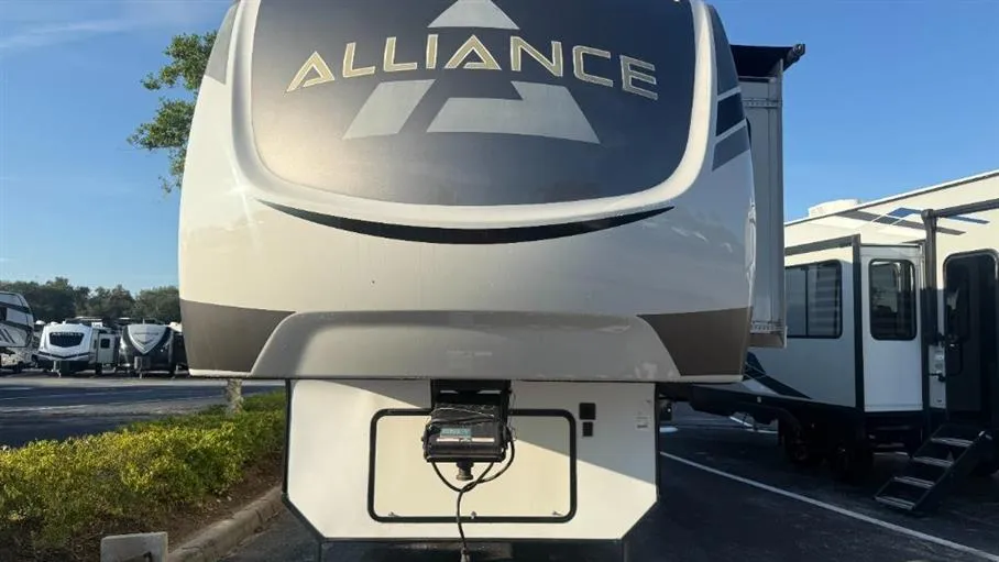 2021 Alliance RV Paradigm 390MP - Photo 3