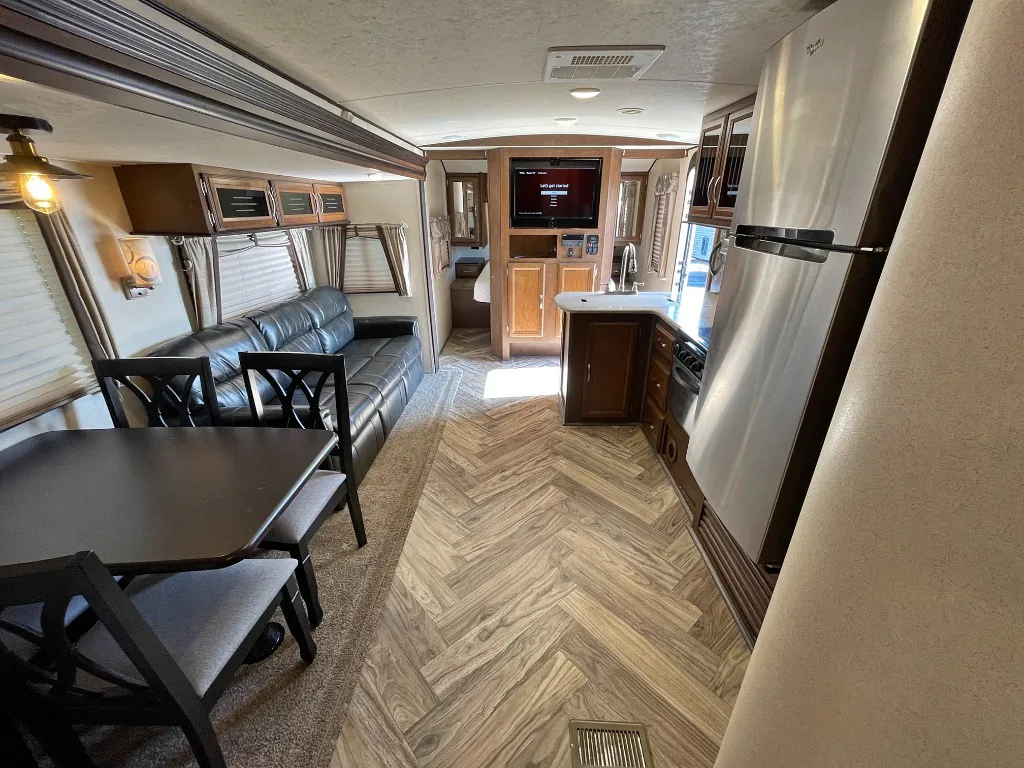 2017 Forest River Salem Hemisphere Lite 312QBUD - Photo 4