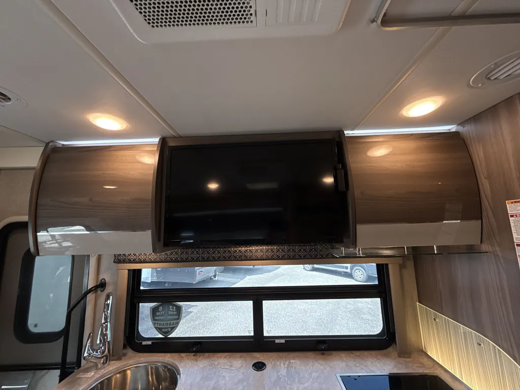 2022 Thor Motor Coach Tiburon 24FB, Photos photo 12
