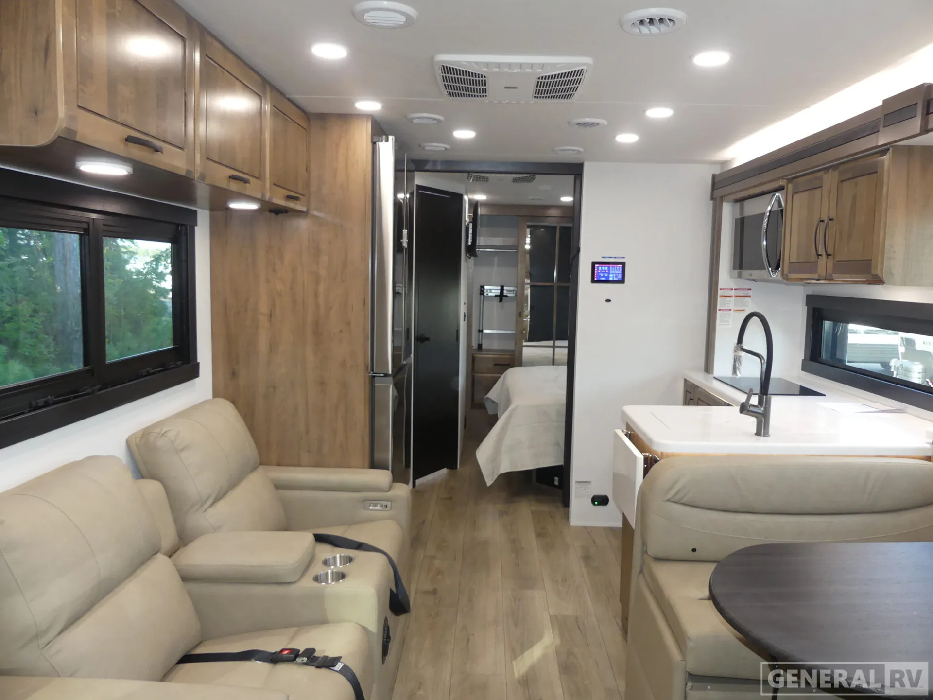 2026 Entegra Coach Accolade XT 32U - Photo 3
